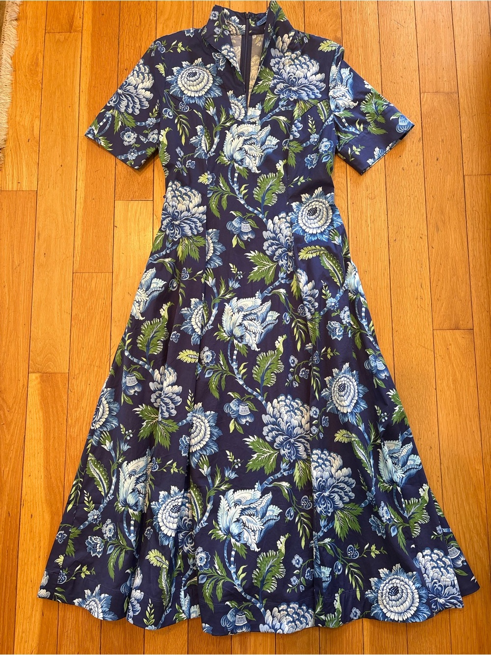 J. McLaughlin Lily Dress in Cerulean Garden - Picture 5 of 8